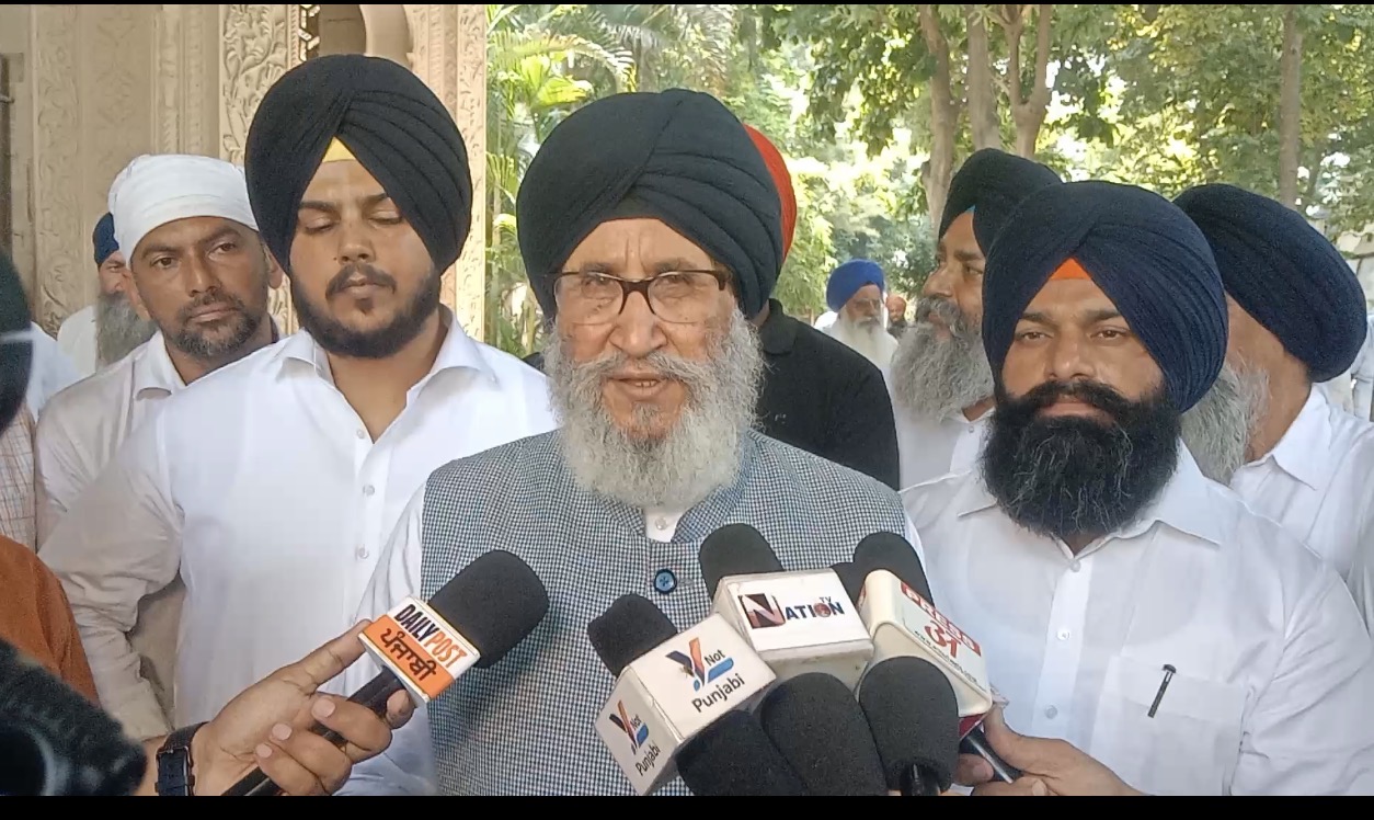 ਪੰਜਾਬ ਸਰਕਾਰ ਲੋਕ ਮੁੱਦਿਆਂ ਤੋਂ ਭੱਜ ਰਹੀ ਹੈ , ਸੂਬੇ ਵਿੱਚ ਭ੍ਰਿਸ਼ਟਾਚਾਰ, ਨਸ਼ਾ, ਬੇਰੁਜ਼ਗਾਰੀ ਤੇ ਅਮਨ ਕਾਨੂੰਨ ਦੀ ਸਥਿਤੀ ਨਾਜ਼ੁਕ ਹੈ - ਡਾ ਦਲਜੀਤ ਸਿੰਘ ਚੀਮਾ , ਸ਼੍ਰੋਮਣੀ ਅਕਾਲੀ ਦਲ । ( ਨਿੱਜੀ ਪੱਤਰ ਪ੍ਰੇਰਕ )